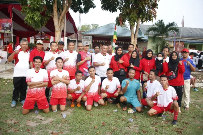 
 Tim Sepak Bola Bupati Lampung Selatan Unggul 3-0 Lawan Disdik Penengahan